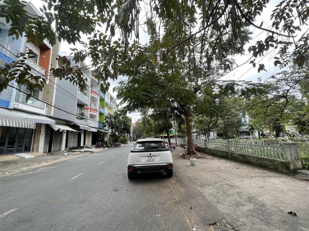 Bán nhà mt khu cư xá q6 dt 66m2 nhà 5 tầng, có hơn 10 phòng view công viên giá 9.55 tỷ