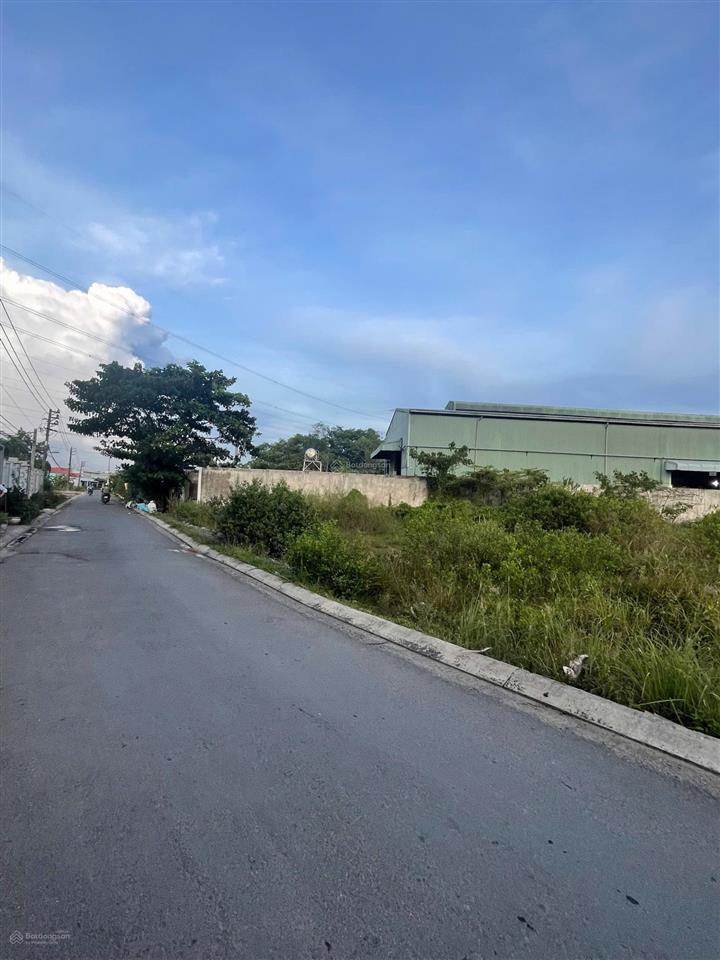 Khu đất 2mt đường kênh 8 dt 12.500m2 sát võ trần chí giá bán  5.5tr/m2