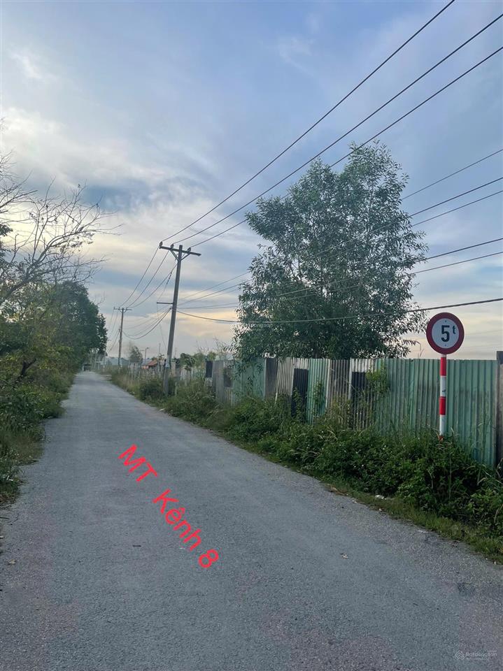 Khu đất 2mt đường kênh 8 dt 12.500m2 sát võ trần chí giá bán  5.5tr/m2
