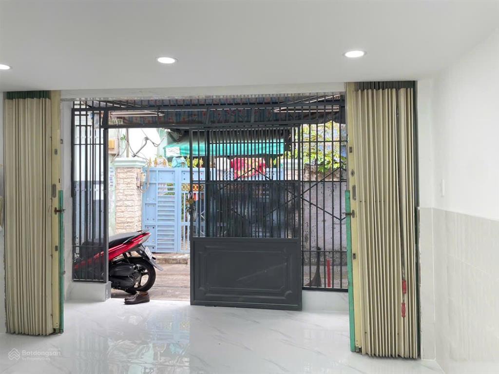 Căn góc 2mt hxh đường mã lò dt 33.6m2 nhà trệt + lững, giá 3.7 tỷ