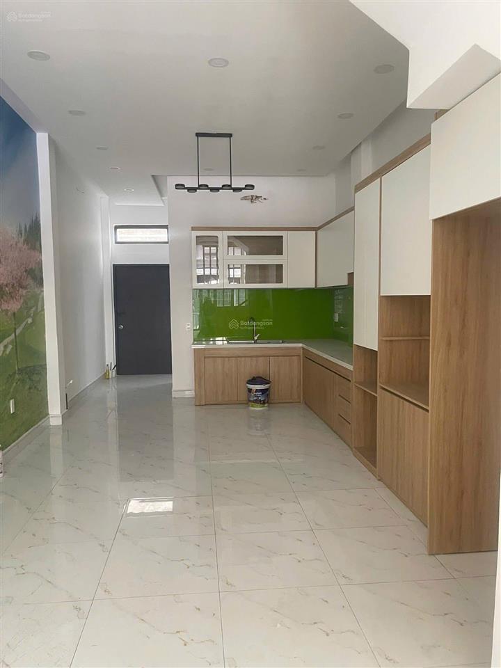 Nhà mtkd ngay sát chợ khu phố 3, dt 74.8m2, nhà 2 tầng giá 7.8 tỷ tl