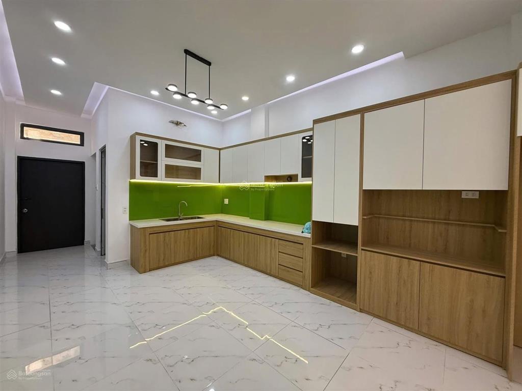 Nhà mtkd ngay sát chợ khu phố 3, dt 74.8m2, nhà 2 tầng giá 7.8 tỷ tl