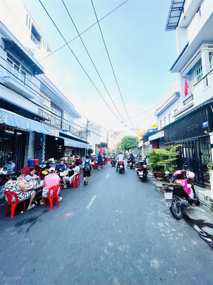 Lô đất hxh ngay cổng trường học, thuận lợi kinh doanh. dt 75m². giá bán 6,99 tỷ