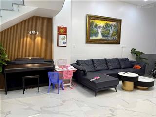 Nhà cho thuê mtnb khu tên lửa dt 100m2 nhà 3.5 tấm giá thuê 32tr/tháng