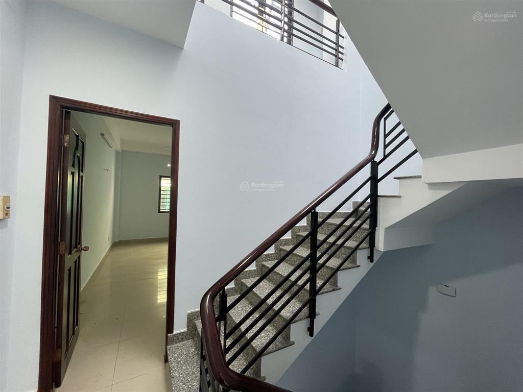 Nhà mtkd khu tên lửa dt 80m2(4pn + 4wc) nhà 3.5 tấm giá 23tr/tháng(tl)