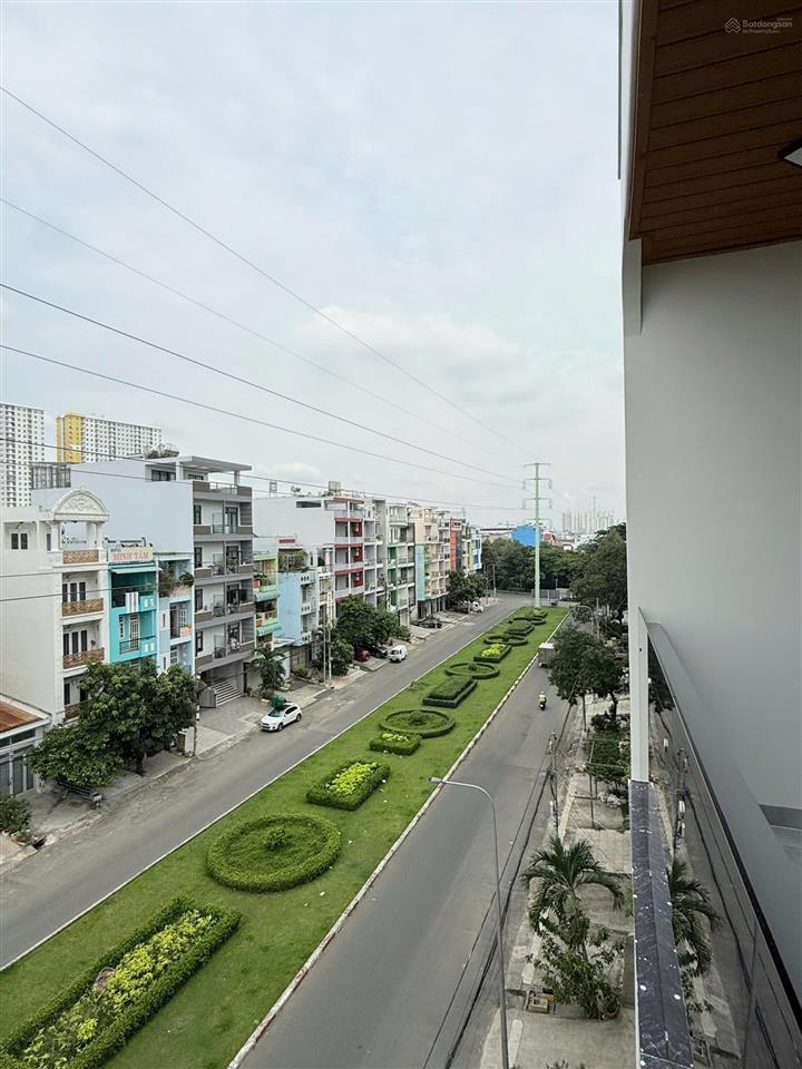 Nhà mt đường song hành q6 dt 4x17m nhà 6 tầng(có thang máy) giá bán 15.2 tỷ tl