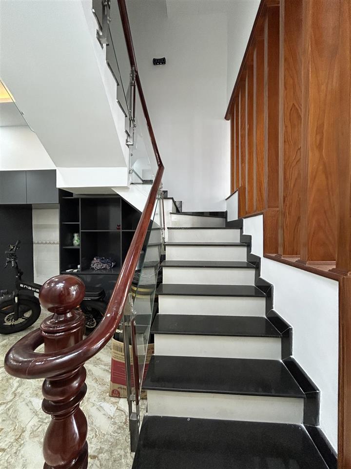 Bán nhà khu tên lửa đường số 53a dt 64m2, nhà 4 tầng (4pn + 4wc) giá bán 8.3 tỷ