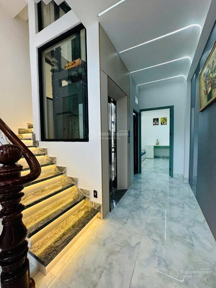Bán nhà gần khu tên lửa đường hương lộ 2 dt 4.15x18m, 5 tầng có thang máy giá 7.6 tỷ tl