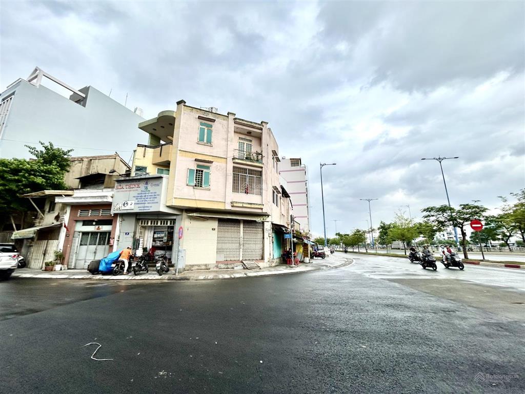 Căn góc 2mt đại lộ võ văn kiệt, dt 47.2m2 (ngang 10m) kết cấu 3 tầng, giá 15.9 tỷ