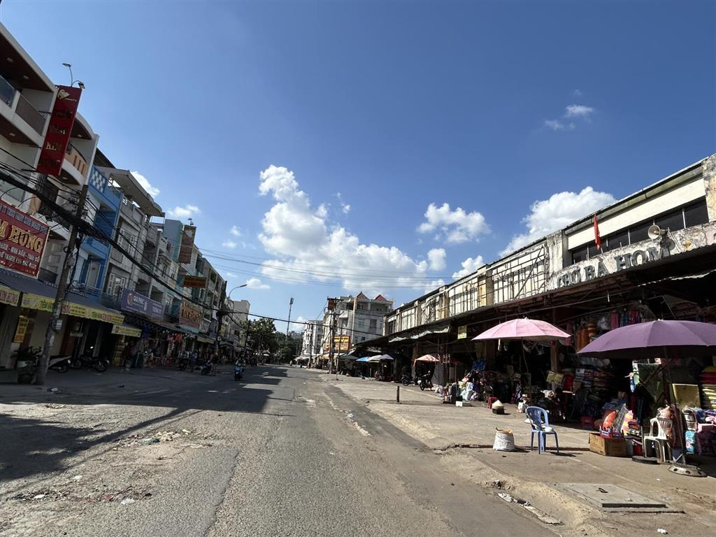 Nhà mtkd ngay chợ bà hom dt 6x20m, 4 tầng thu nhập 40tr/th giá 12 tỷ