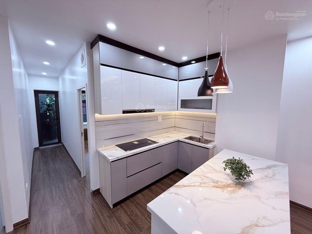 Bán căn hộ tòa 30t2 mạc thái tổ, cầu giấy, 56m2, 6 tỷ, 2 ngủ, sổ đỏ cc, full nội thất.