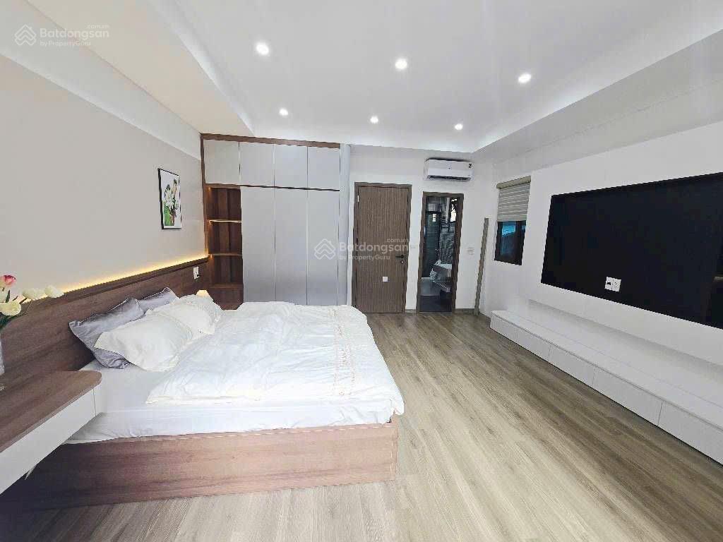 Lê quang đạo  nhà đẹp ngõ thông ô tô gần  hơn 8 tỷ