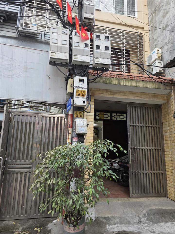 Bán nhà giải phóng  hoàng mai  hn (nhà gần hồ, không khí trong lành  vị trí vàng phía nam hn)