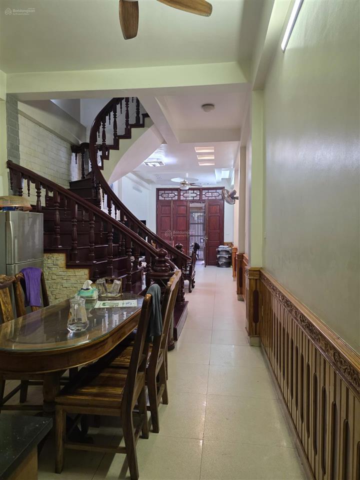 Bán nhà giải phóng  hoàng mai  hn (nhà gần hồ, không khí trong lành  vị trí vàng phía nam hn)