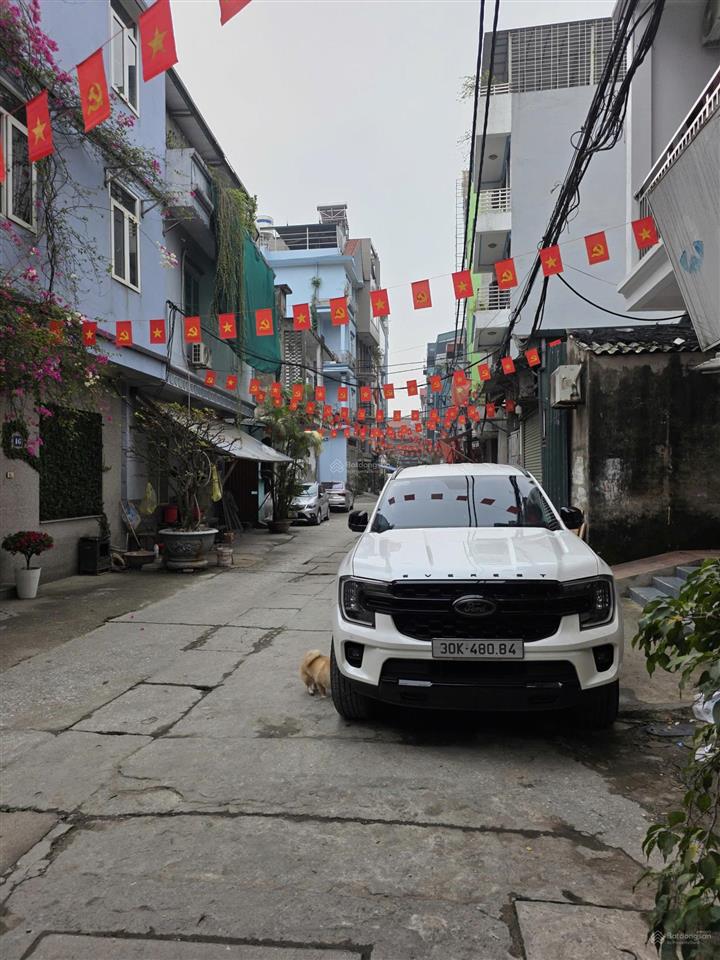 Bán nhà giải phóng  hoàng mai  hn (nhà gần hồ, không khí trong lành  vị trí vàng phía nam hn)