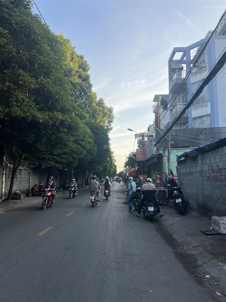 Bán nhà mặt tiền kinh doanh sát hoàng diệu 2  đh ngân hàng linh trung  96m2  giá 10,5 tỷ