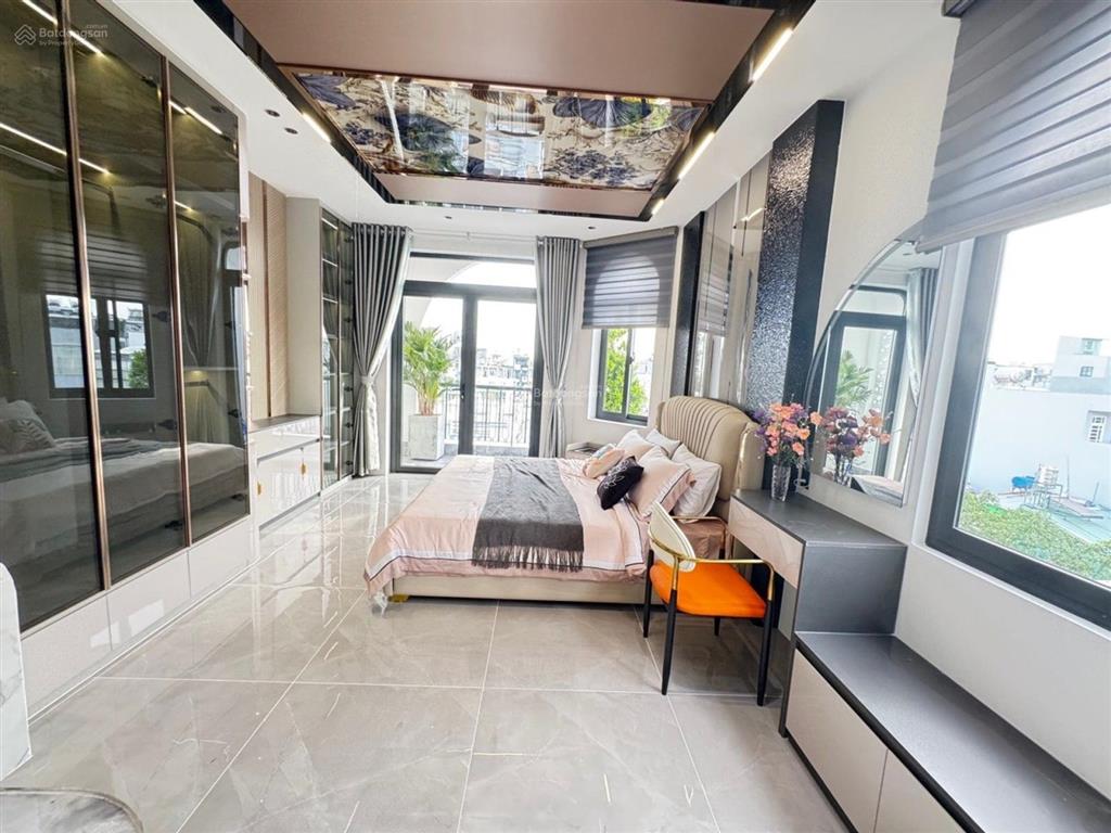 Khách sạn gần mặt tiền lê đức thọ 6 tầng 25 phòng 170m ngang 10,5 nở hậu 13m
