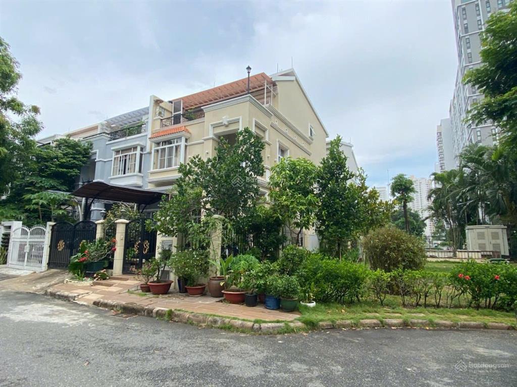 Bán gấp căn biệt thự phú mỹ hưng  góc 2 mặt tiền công viên, 52 tỷ
