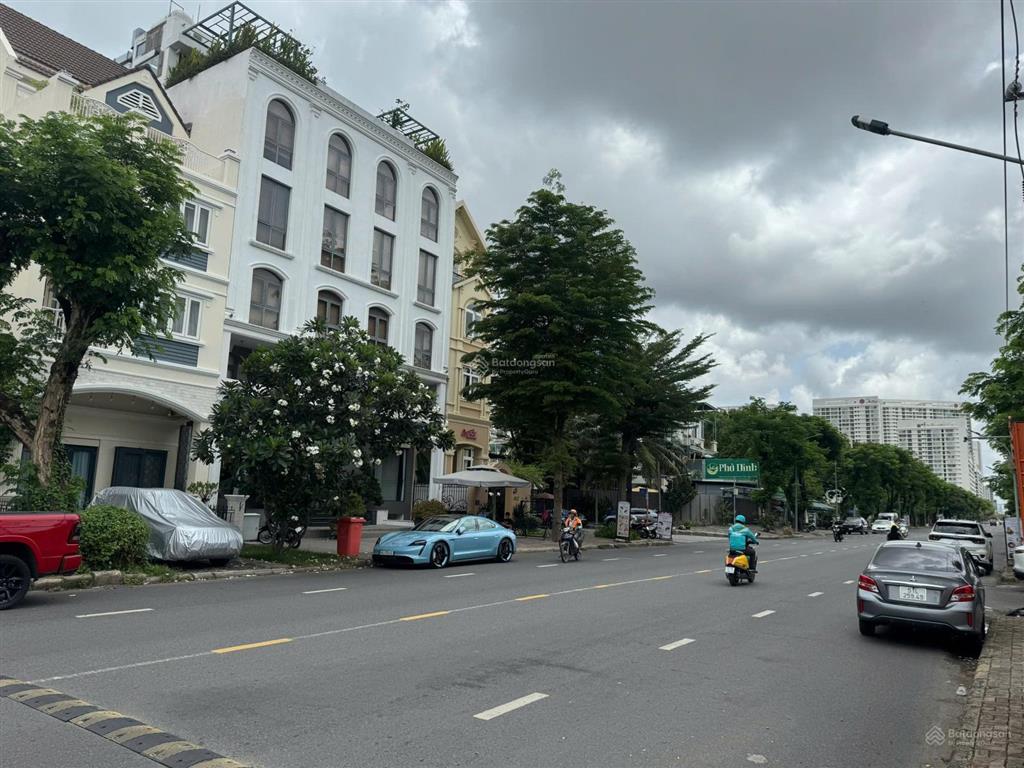 Lô đất đường tân phú (đường lớn 25m)  phú mỹ hưng  quận 7