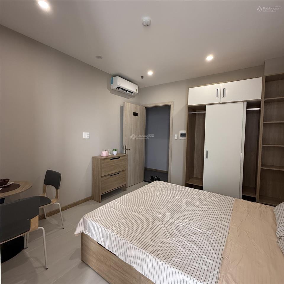 Cho thuê căn chung cư bancon full nội thất đón tết vào ở ngay trung tâm quận 7, gần rmit, tdtu, q1