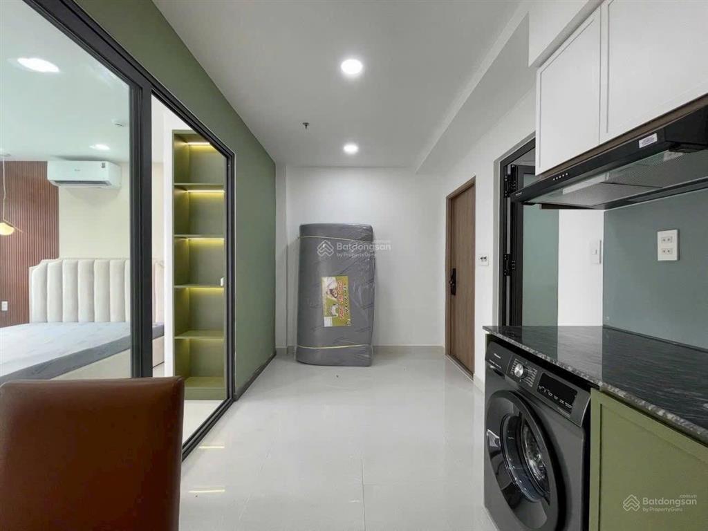 Vừa xong con 1pn ban công sang chảnh full nội thất  ngay trung tâm tp. hcm  sát q1, q3, q10, q7