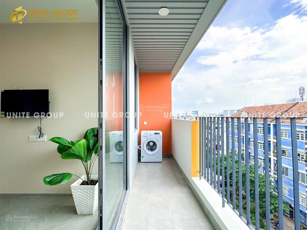 Vừa xong con 1pn ban công sang chảnh full nội thất  ngay trung tâm q7  đi bộ qua lotte, crm, q1