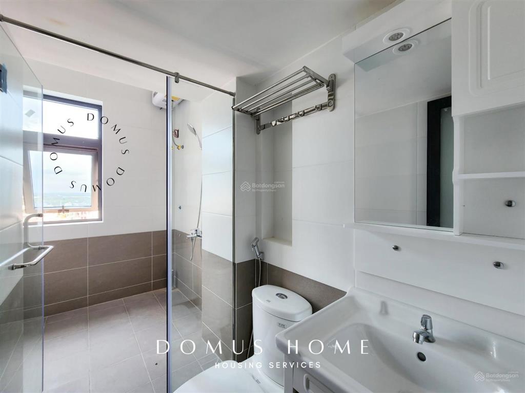 Nhào vô căn stu ban công full nt ngay trung tâm q7 gần rmit, tdtu gần lotte, crescentmall, vivocity