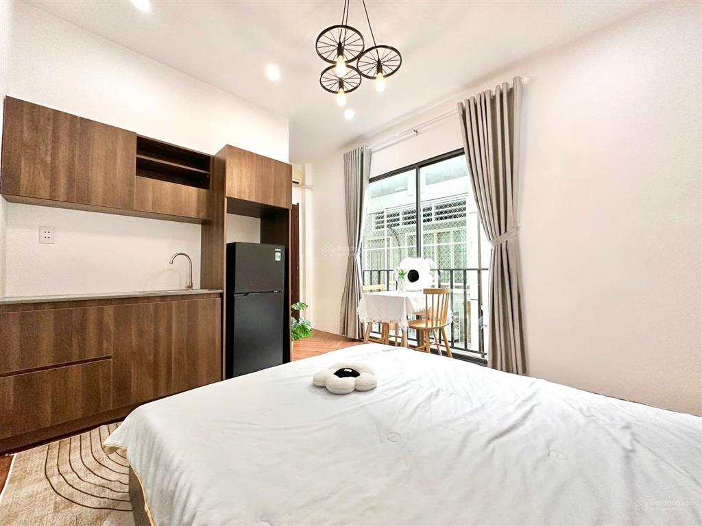Trống studio bancon full nt ngay trung tâm q7 gần rmit, tdtu gần lotte, cresentmall, vivocity, q1