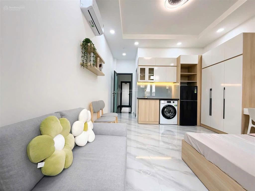 Vừa xong studio ban công sang chảnh full nội thất  ngay trung tâm q7  gần crescent mall, lotte