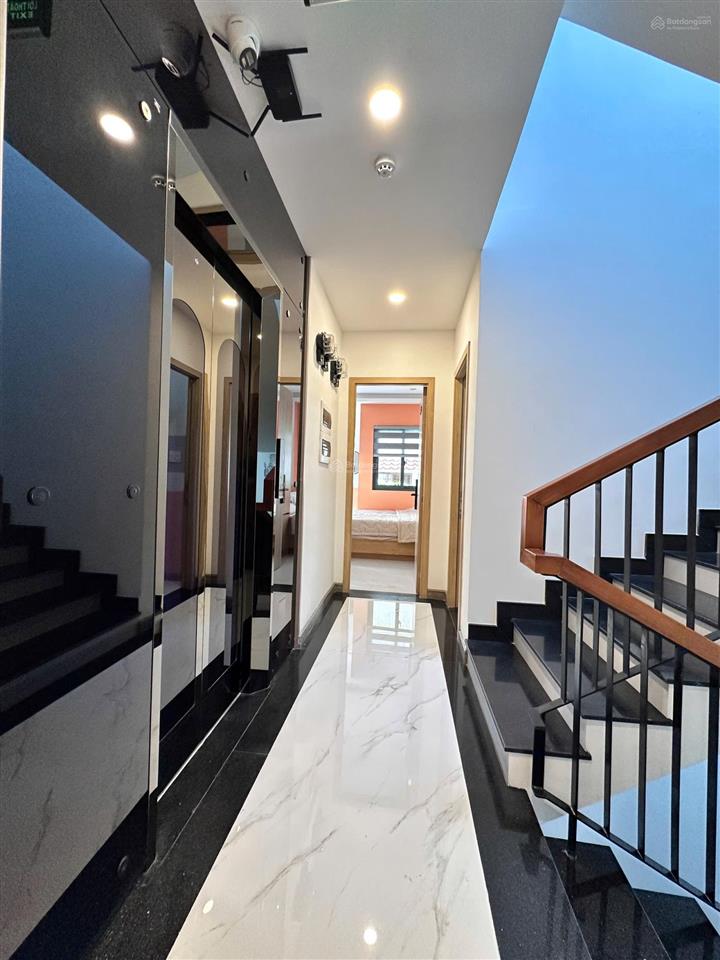 Cho thuê studio ban công full nt ngay trung tâm q7 gần rmit, tdtu gần lotte, crescentmall, vivocity