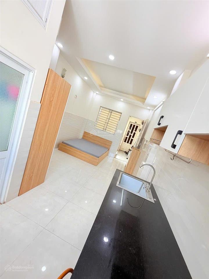 Cho thuê studio ban công full nt ngay trung tâm q7 gần rmit, tdtu gần lotte, crescentmall, vivocity