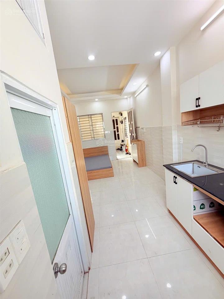 Cho thuê studio ban công full nt ngay trung tâm q7 gần rmit, tdtu gần lotte, crescentmall, vivocity