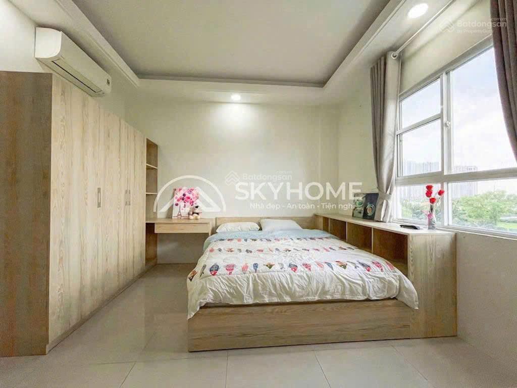 Cho thuê studio ban công full nt ngay trung tâm q7 gần rmit, tdtu gần lotte, crescentmall, vivocity