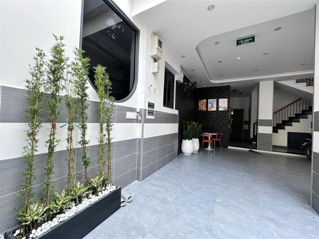Cho thuê studio ban công full nt ngay trung tâm q7 gần rmit, tdtu gần lotte, crescentmall, vivocity