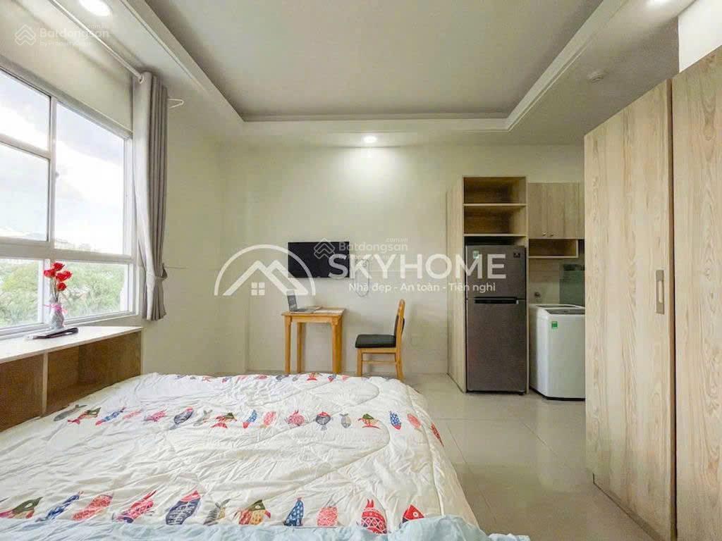 Cho thuê studio ban công full nt ngay trung tâm q7 gần rmit, tdtu gần lotte, crescentmall, vivocity
