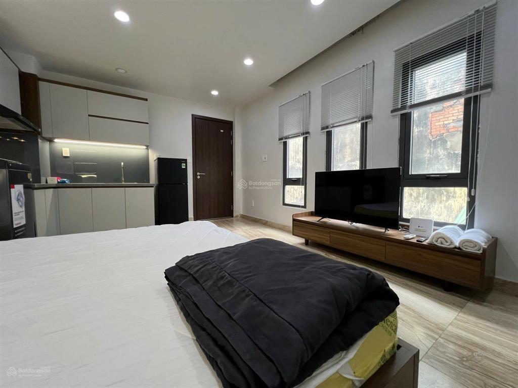 Cho thuê studio ban công full nt ngay trung tâm q7 gần rmit, tdtu gần lotte, crescentmall, vivocity