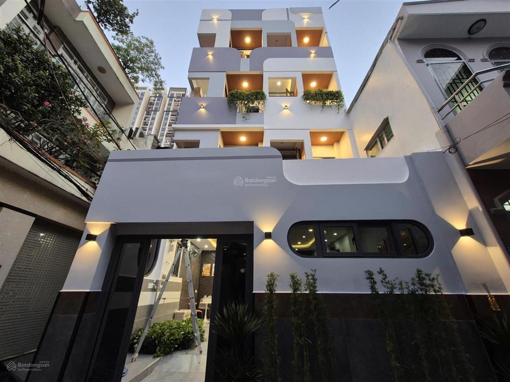 Cho thuê studio ban công full nt ngay trung tâm q7 gần rmit, tdtu gần lotte, crescentmall, vivocity