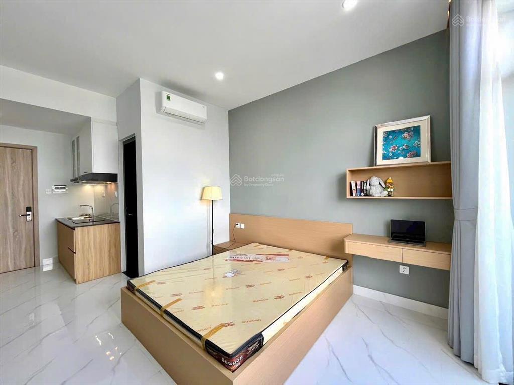 Em trống studio ban công đi full nt  trung tâm quận 7, gần rmit tdtu, lotte mart, crescent mall