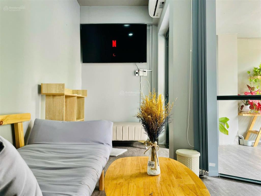 Trống căn penthouse duplex ban công full nội thất, vị trí trung tâm q4, gần quận 1, vincom