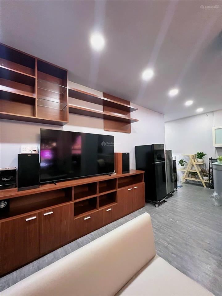 Trống căn penthouse duplex ban công full nội thất, vị trí trung tâm q4, gần quận 1, vincom