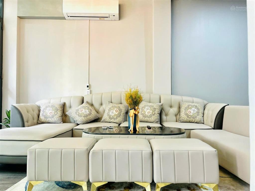 Trống căn penthouse duplex ban công full nội thất, vị trí trung tâm q4, gần quận 1, vincom