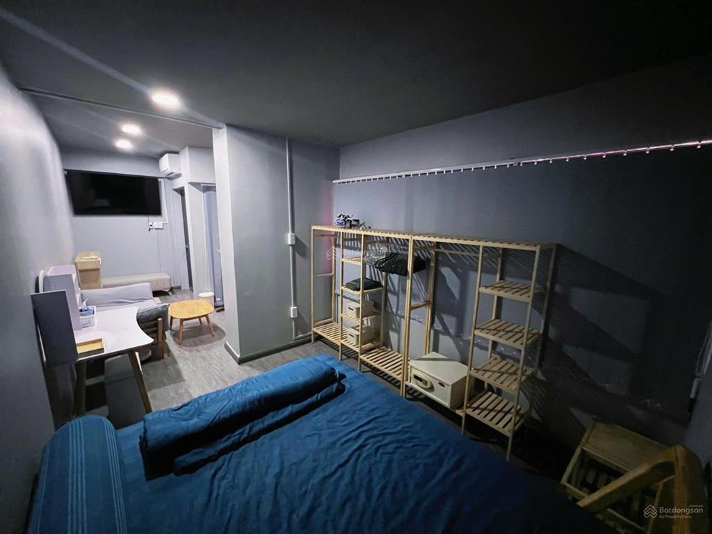 Trống căn penthouse duplex ban công full nội thất, vị trí trung tâm q4, gần quận 1, vincom
