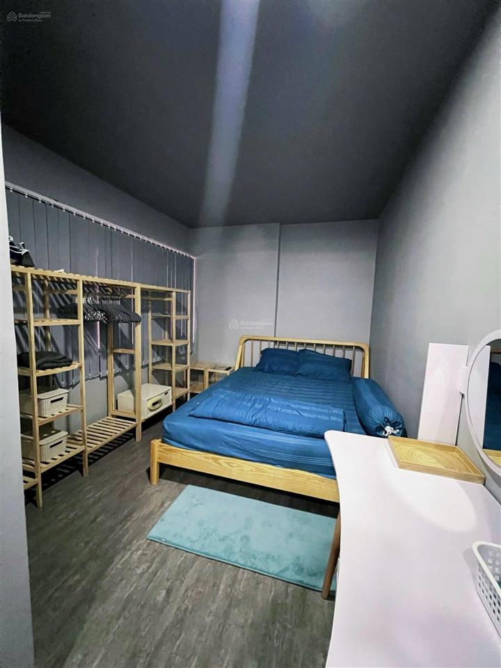 Trống căn penthouse duplex ban công full nội thất, vị trí trung tâm q4, gần quận 1, vincom