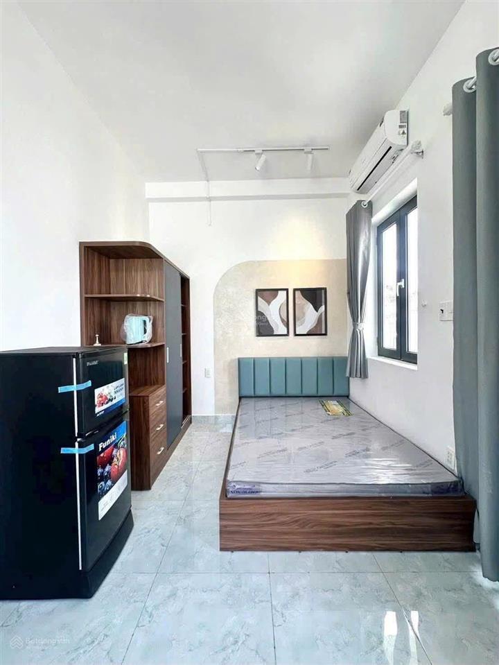 Trống 1pn ban công full nt  trung tâm quận 7, gần rmit, tdtu, ufm, lotte mart, crescent mall, vivo