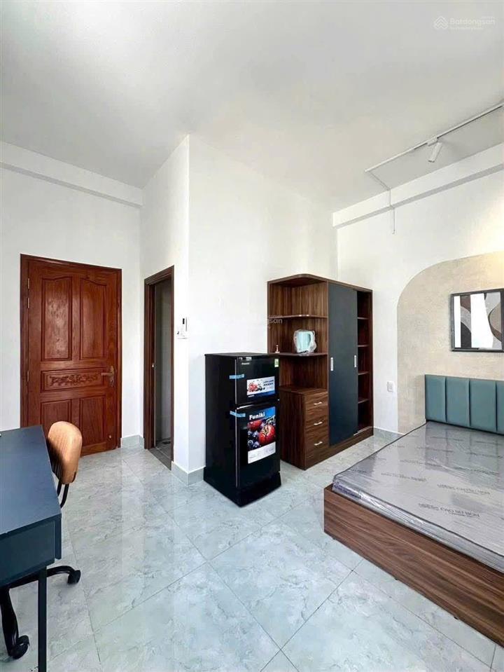 Trống 1pn ban công full nt  trung tâm quận 7, gần rmit, tdtu, ufm, lotte mart, crescent mall, vivo
