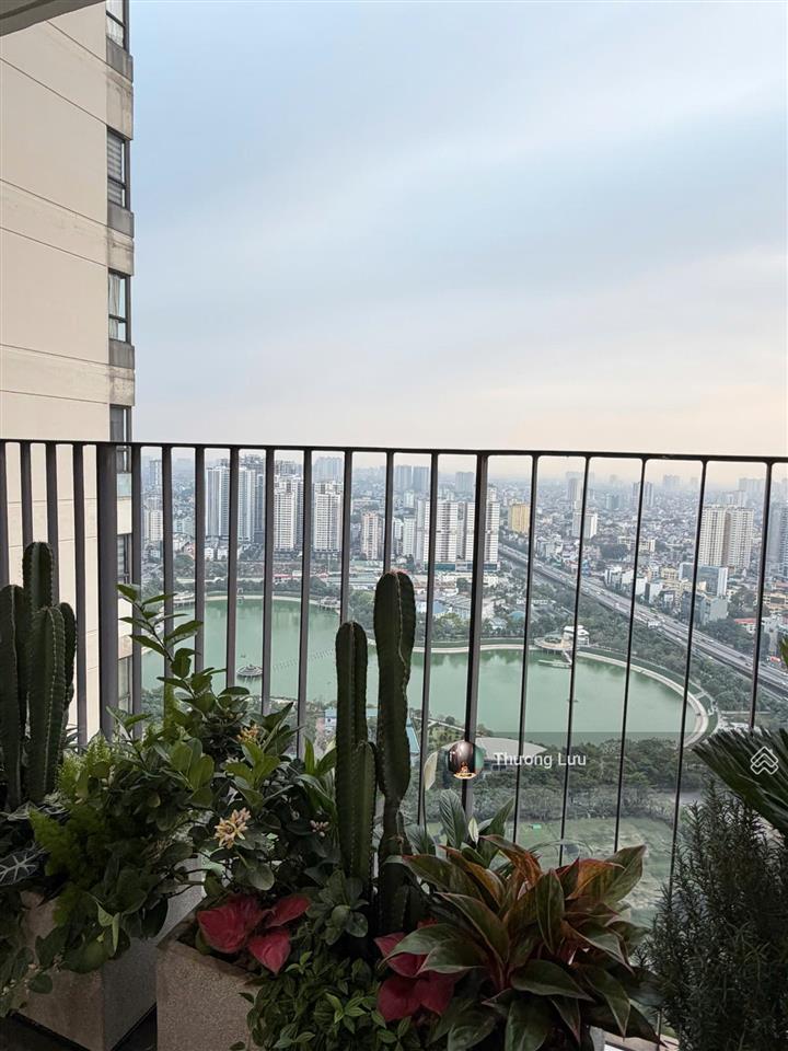 Bán căn hộ 3pn vinhomes d'capitale, view hồ cực thoáng, giá 12.x tỷ