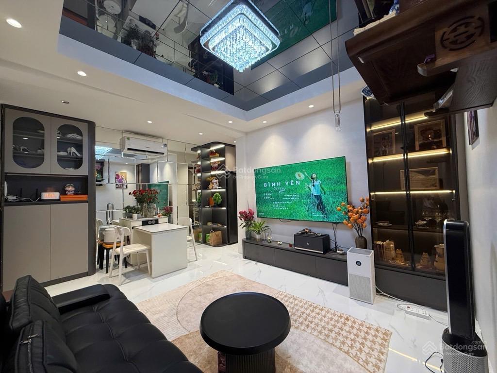 Bán cc mini, phố tạ quang bửu, 60m2, 3 phòng ngủ, full nội thất, đầy đủ công năng, dọn về ở luôn