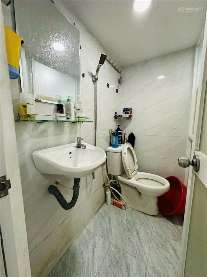 Bán nhà trần văn quang p10 tân bình, 3 tầng, 2pn 2wc, hẻm thông, giá 2.68 tỷ