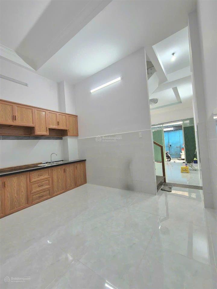Bán nhà quận 10 lý thái tổ đối diện bv nhi đồng 1, 3 tầng, hẻm ô tô, giá 5.6 tỷ sổ hồng riêng mt
