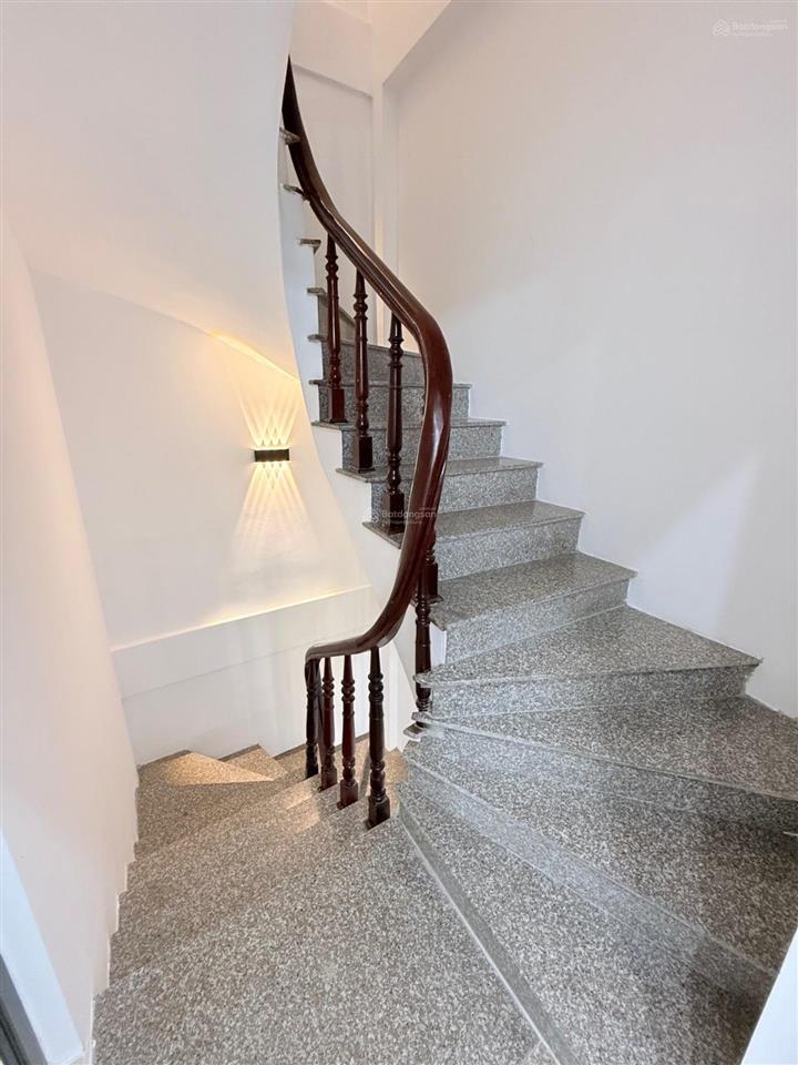 Bán nhà riêng tại hồ tùng mậu, 31m2, 5 tầng, nội thất đầy đủ, vài bước ra phố, giá chỉ nhỉnh 7tỷ